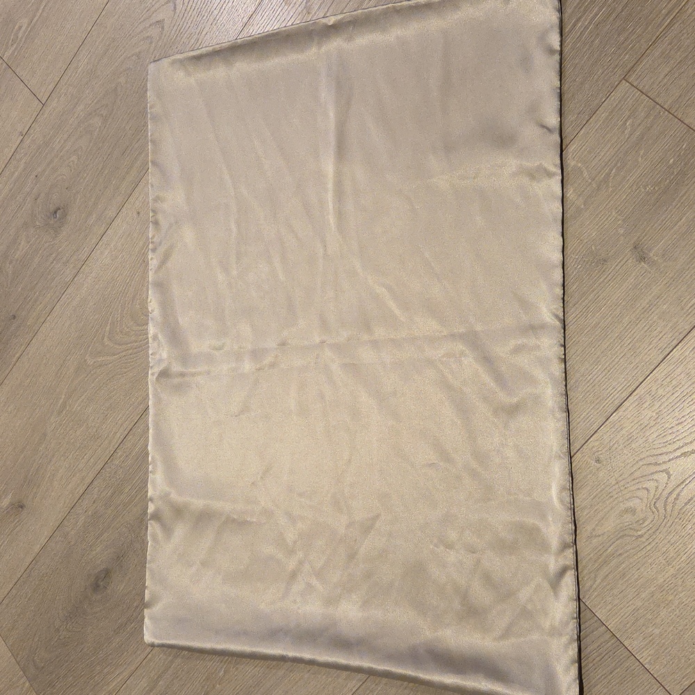 Kitsch 100% polyester satin pillow case